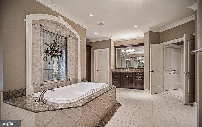 Building Photo - 7841 Montvale Way