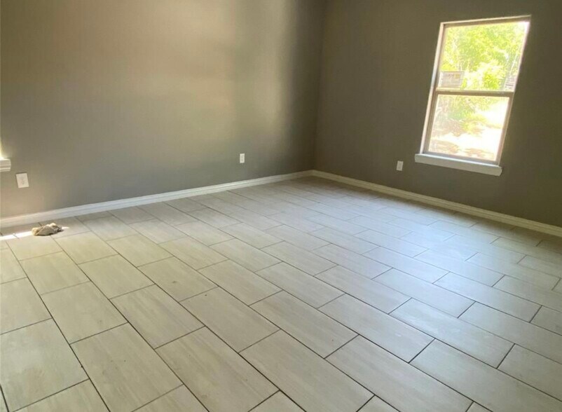 Master bedroom - 1511 Illinois Ave