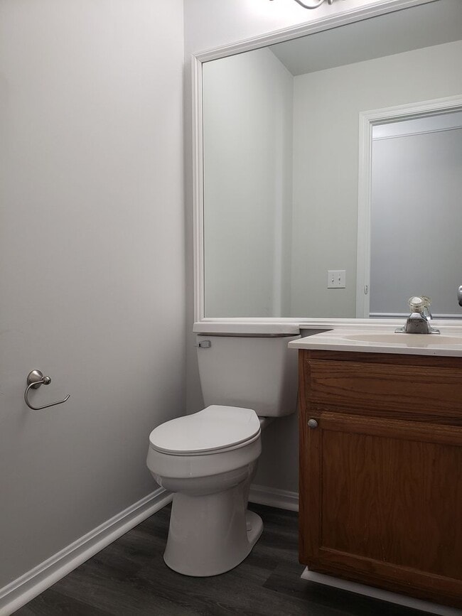 Building Photo - Very nice 3 Level in Fredericksburg!