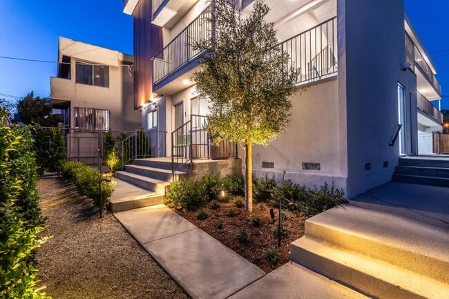 Building Photo - 713 New Depot St