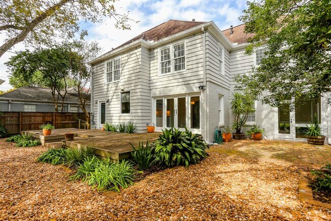 Building Photo - 3125 Wroxton Rd