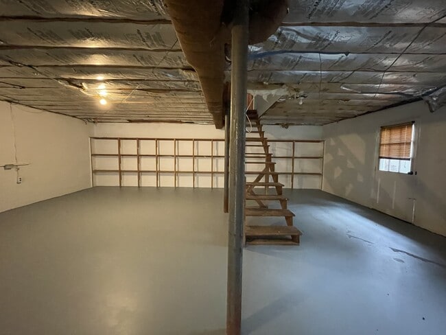 Building Photo - 156 Hilldale Ln