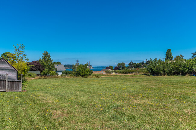 Building Photo - 3 Bedroom Rambler in heart of Coupeville