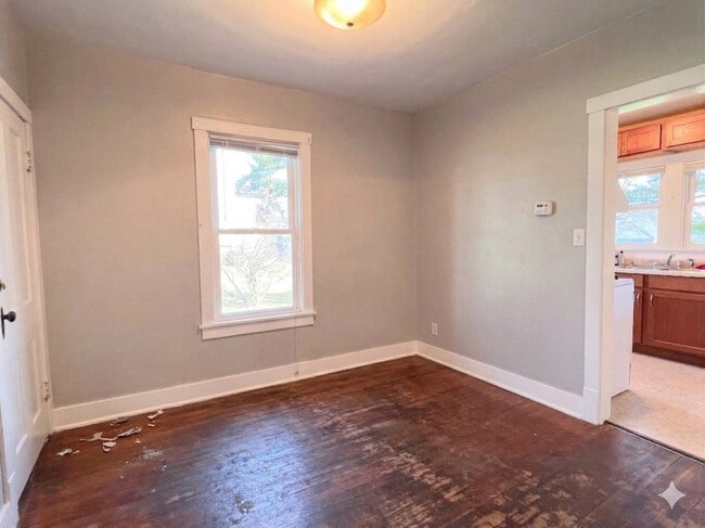 Building Photo - 721 Dean St