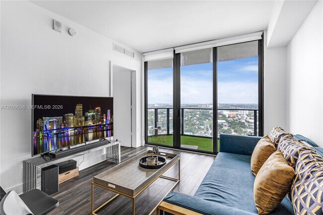 Building Photo - 121 NE 34th St