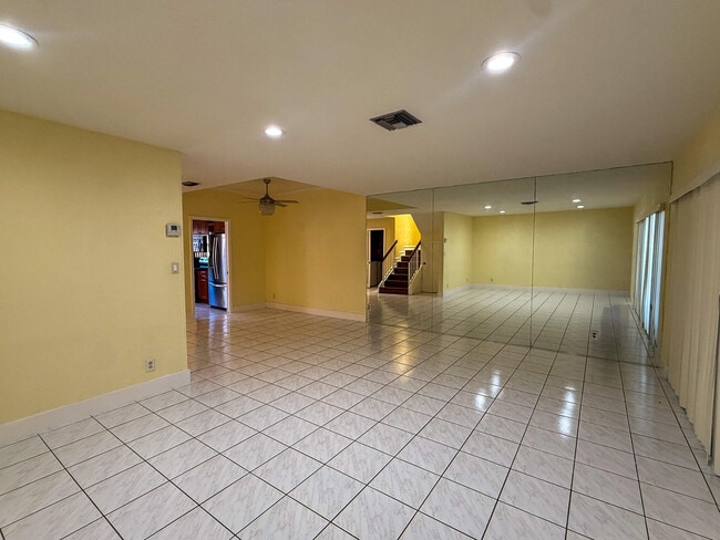 Building Photo - 4567 NW 90th Ave