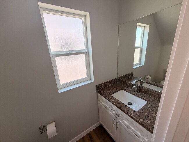Building Photo - 13817 W Redding Dr