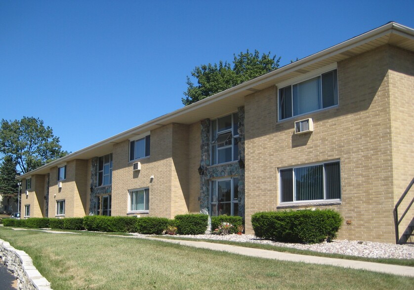 Building Photo - Rivercourt Apartments