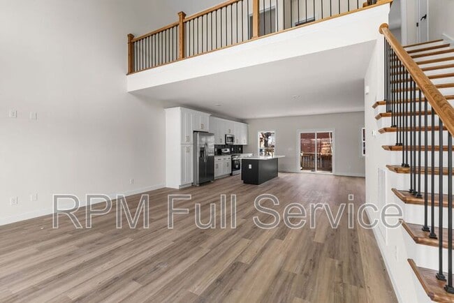 Building Photo - 2134 25th Ave N