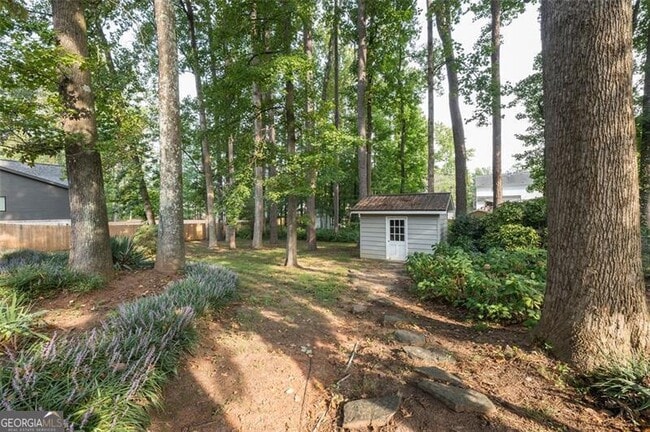 Building Photo - 225 Pebble Trail