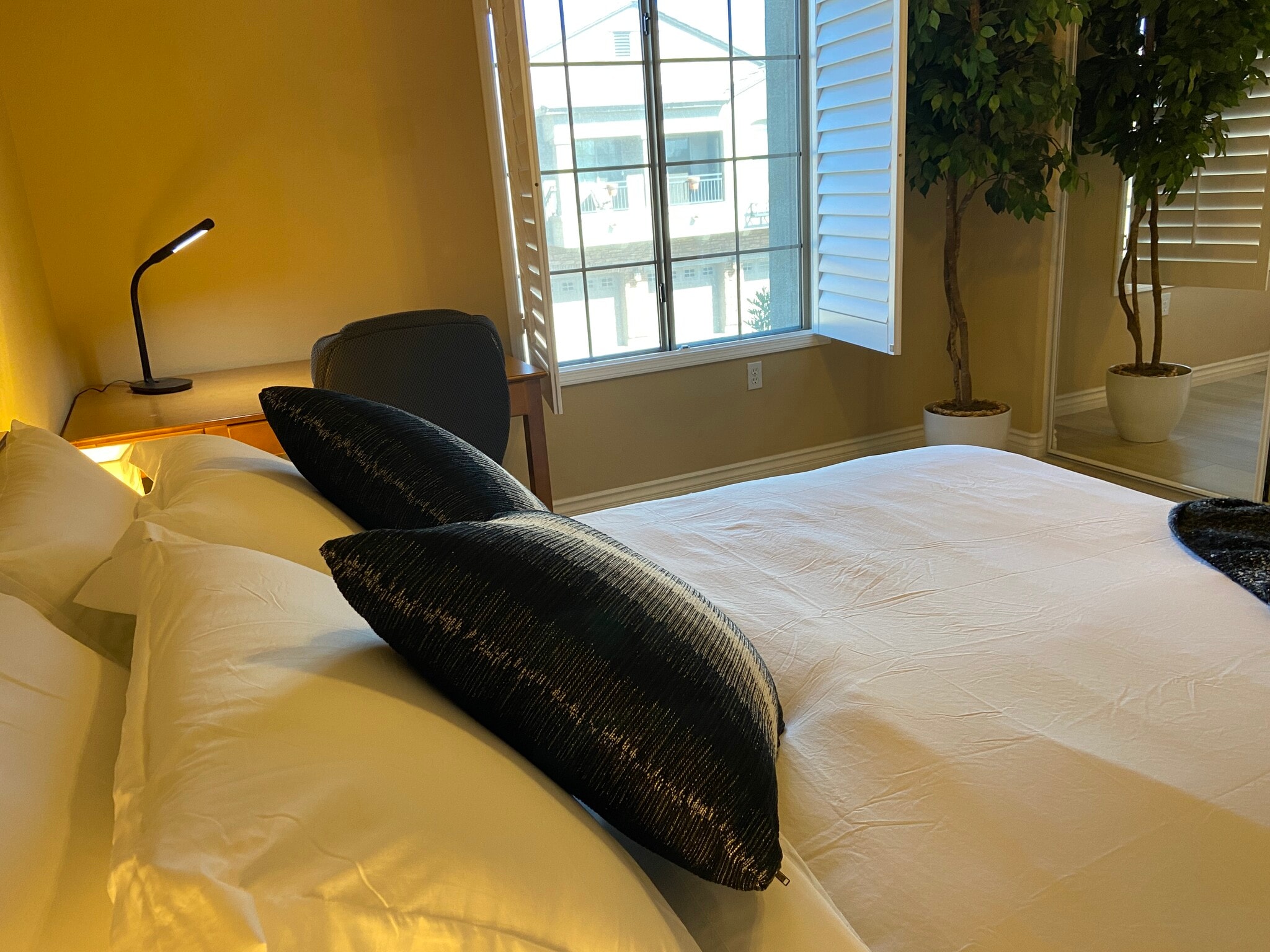 Building Photo - 1350 S Greenfield Rd