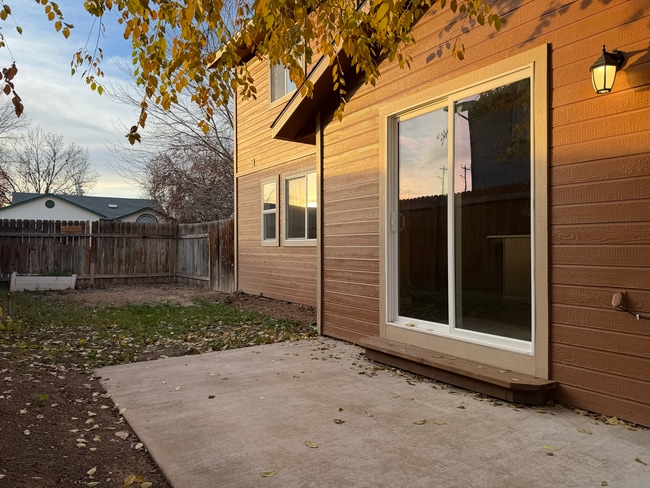 Building Photo - 919 Cove Arm Cir