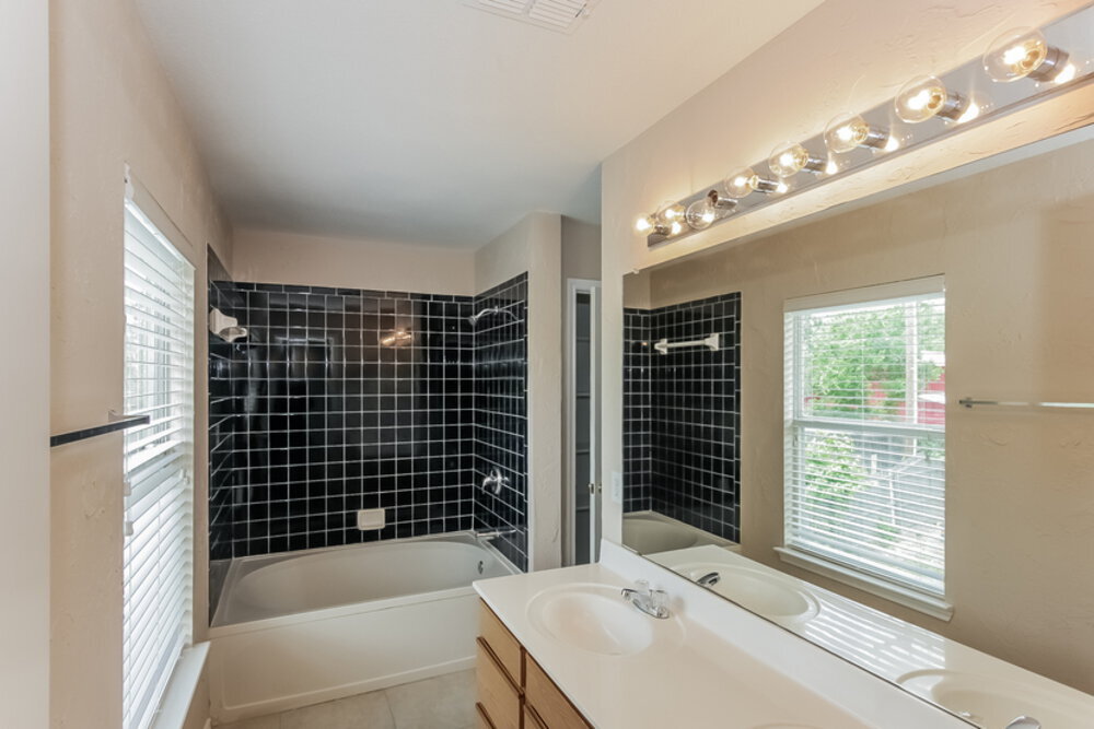 Building Photo - 629 Gibson St