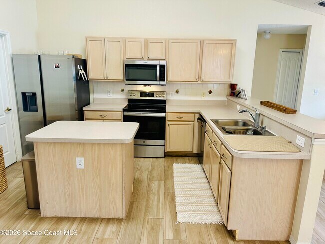 Building Photo - 1143 Egret Lake Way