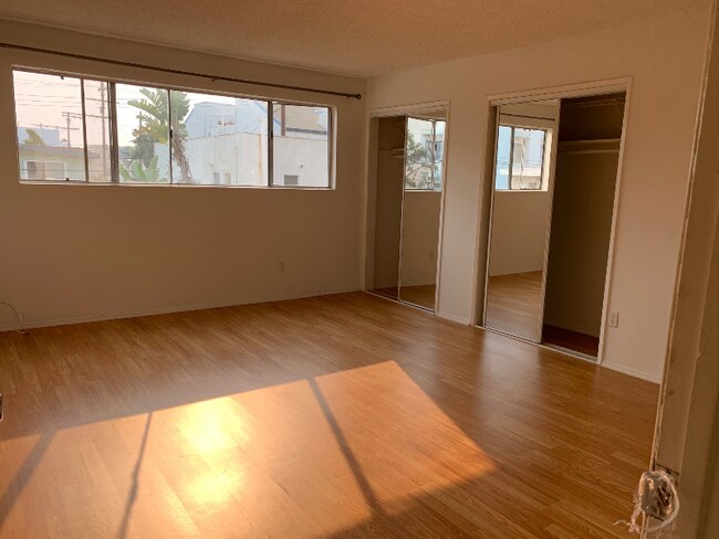 Building Photo - 117 Catamaran St