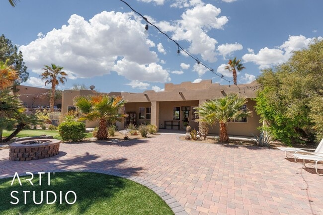 Building Photo - Beautiful 4 Bedroom, 3.5 Bath Home in Scenic