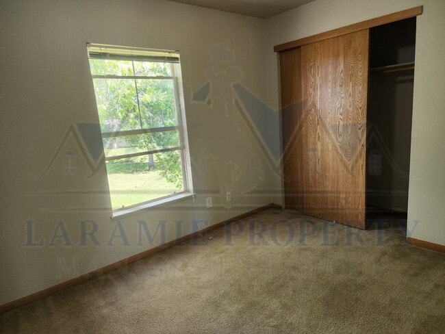 Building Photo - 3 Bed 2 Bath Condo