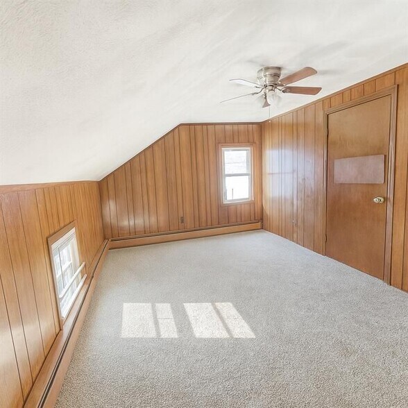 Building Photo - 14 Douglas St