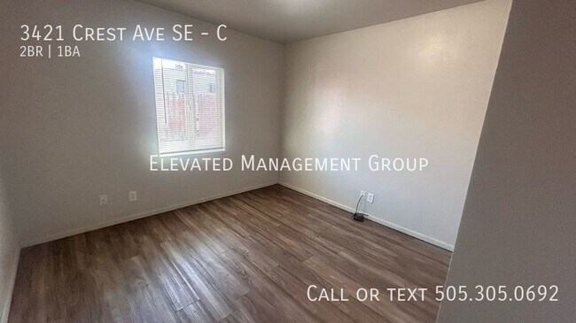 Building Photo - 2 bedroom, IMMEDIATE move in!