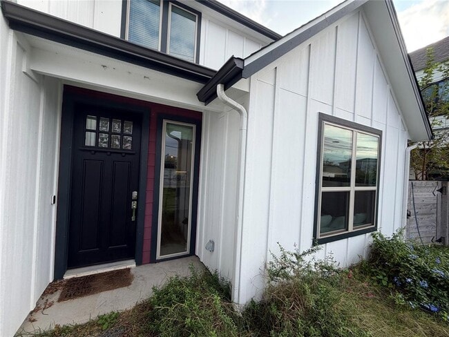 Building Photo - 1159 Webberville Rd