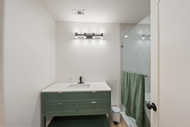 Building Photo - 9323 Portal Dr