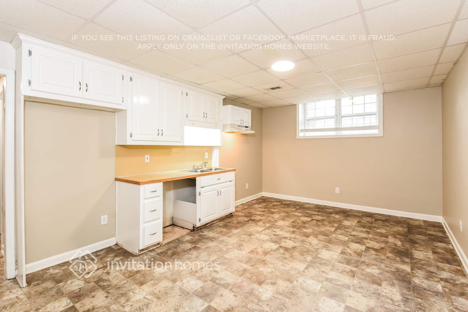 Building Photo - 15 Water's Edge Dr SE