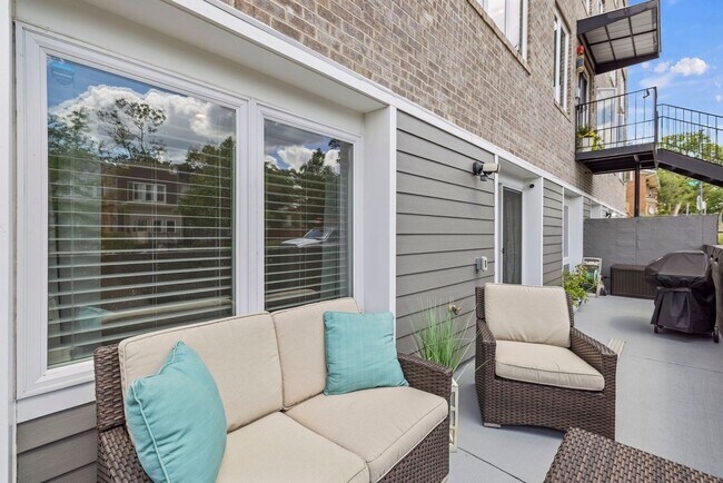 Building Photo - Totally Awesome in Trinidad! 3 bed + 2.5 BA on 2 levels