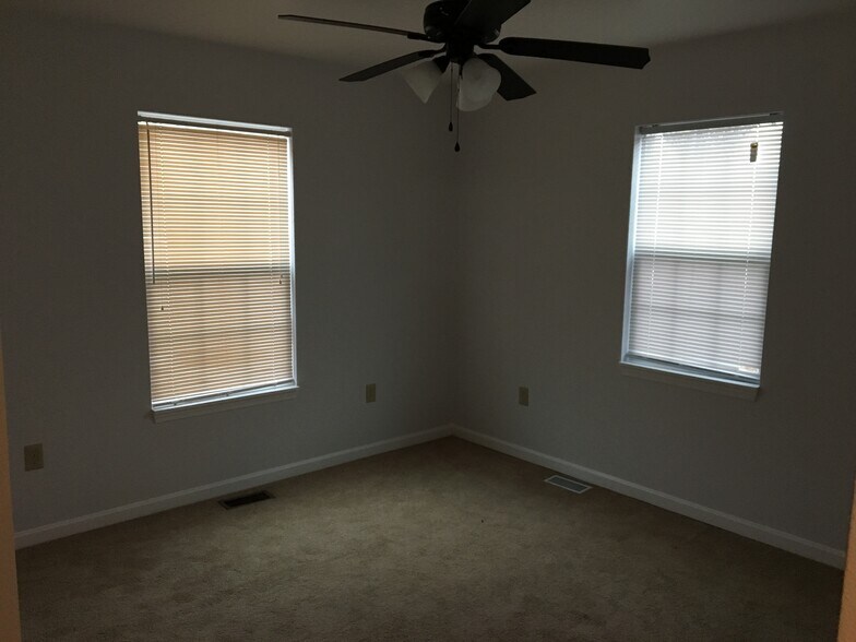 Bedroom 1 - 211 Ecton Rd