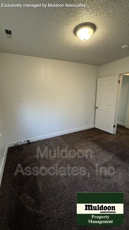 Building Photo - 1137 Van Buren St