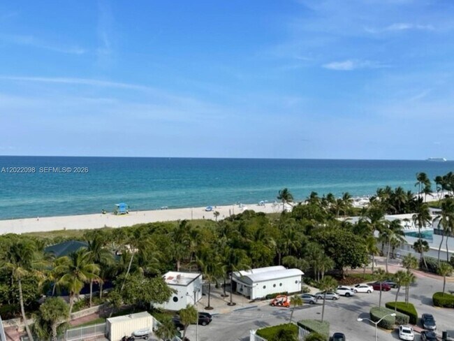 Building Photo - 5313 Collins Ave