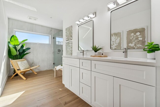 Building Photo - 1343 4th St