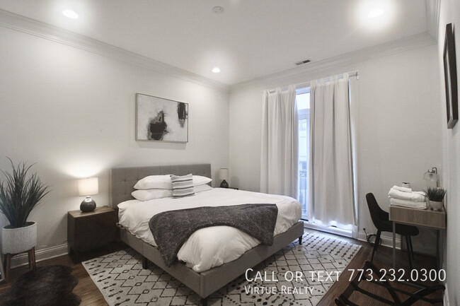 Building Photo - Fulton Market Condo-Quality 3 bedroom 2 ba...