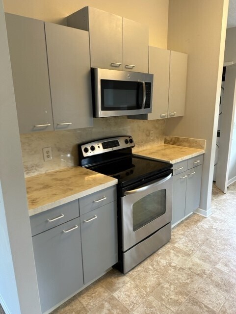 Building Photo - 2300 Coyote Creek Dr
