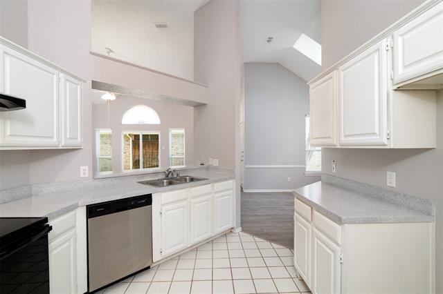 Building Photo - 1329 Maywood Ct