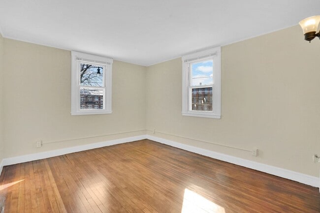 Building Photo - 157-159 Pleasant Street