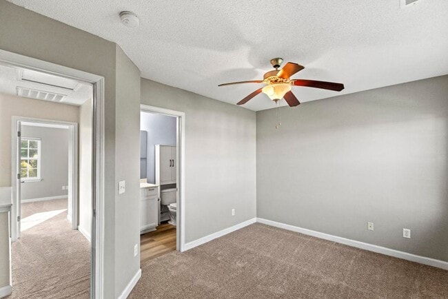 Building Photo - 307 Burley Dr