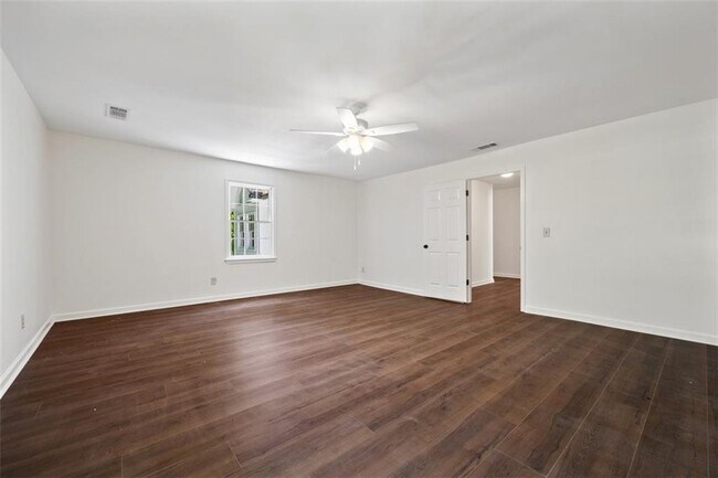 Building Photo - 2120 Skyland Cove Ln SW