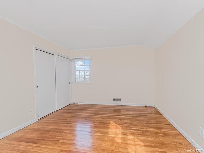 Building Photo - 42 Tower Hill Dr