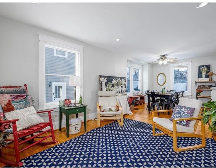 Building Photo - 18 Deland Park a