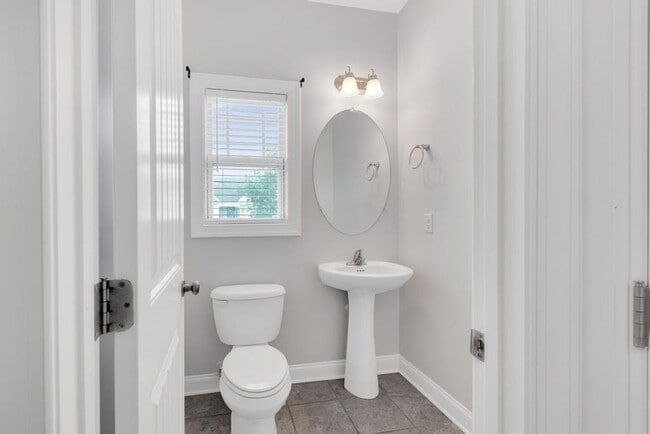 Building Photo - Beautiful home in a great neighborhood!