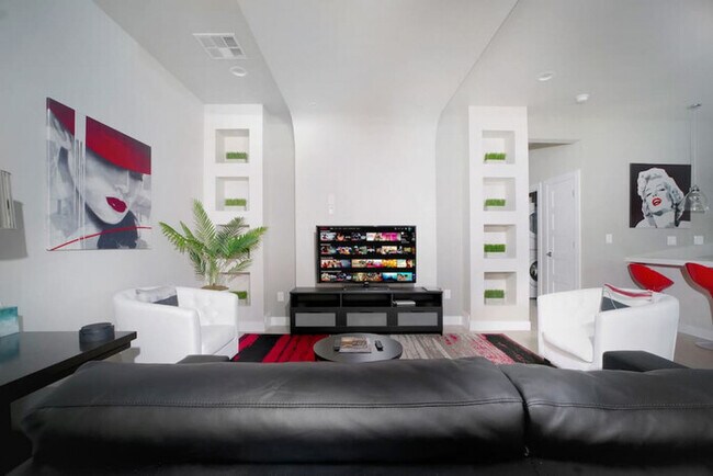 Building Photo - PHX Retreat  2 Bedroom 2 Bath Home in Hist...