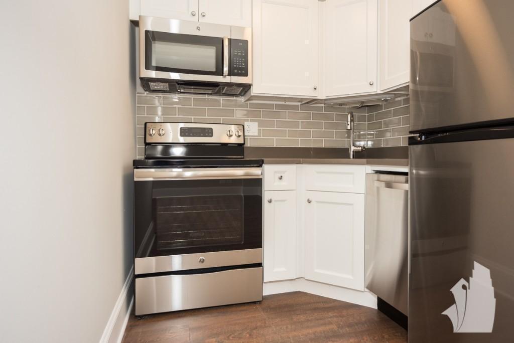 Building Photo - 837 W Lakeside Pl