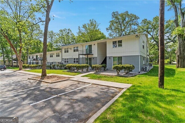 Building Photo - 1701 Hawthorne Ave