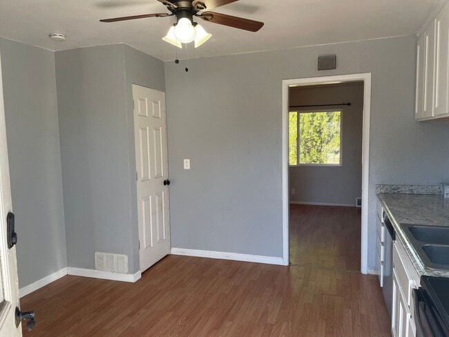 Building Photo - Adorable 2 Bedroom, 1 Bathroom Home with Huge Fully fenced Yard and detached garage, Move-In Ready!