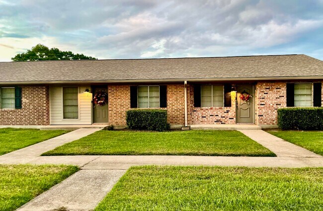 Building Photo - 5458 Folsom Dr