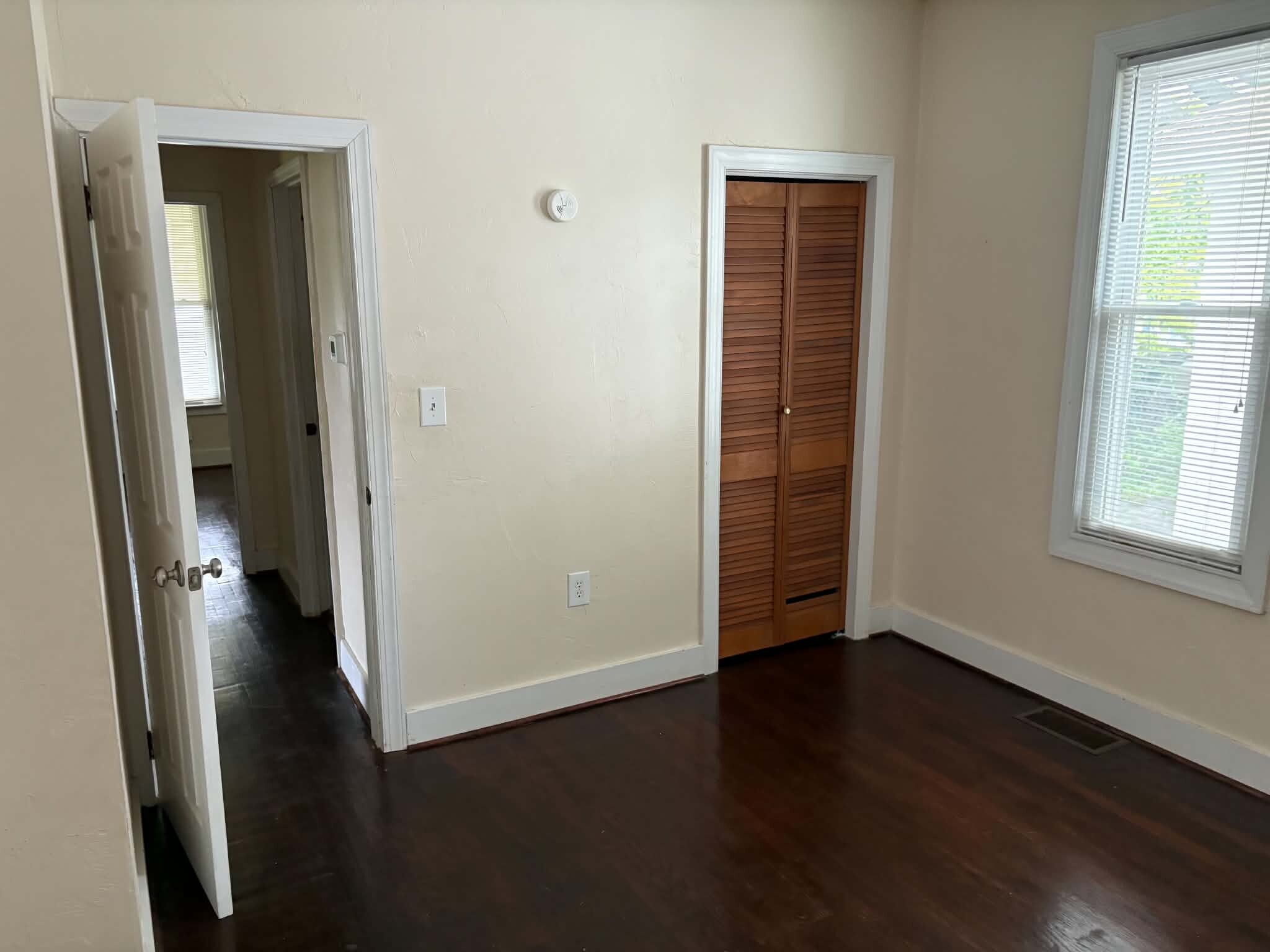 Building Photo - 1701 Margaret Ln