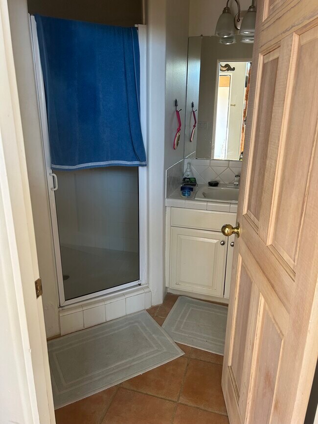 Building Photo - 942 Paseo del Sur