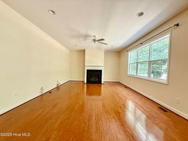 Building Photo - 410 Harkness Cir