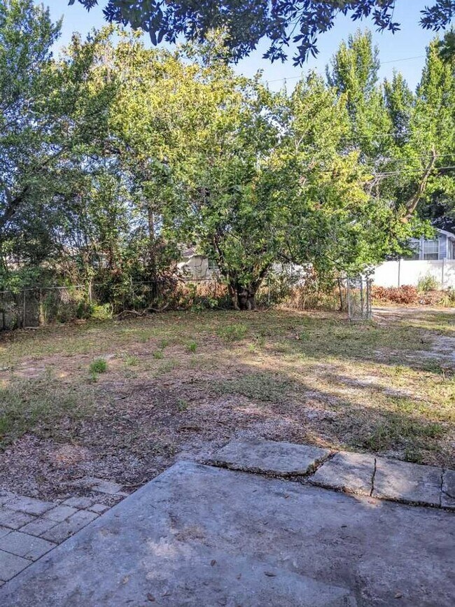 Building Photo - 2/1/ home in St. Pete