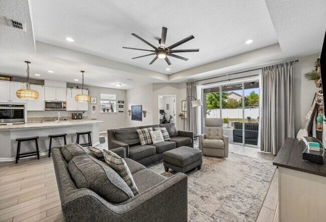 Building Photo - 86167 Amaryllis Court